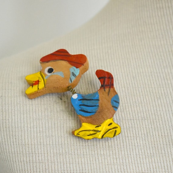 1940s Painted Wood Rooster Novelty Brooch