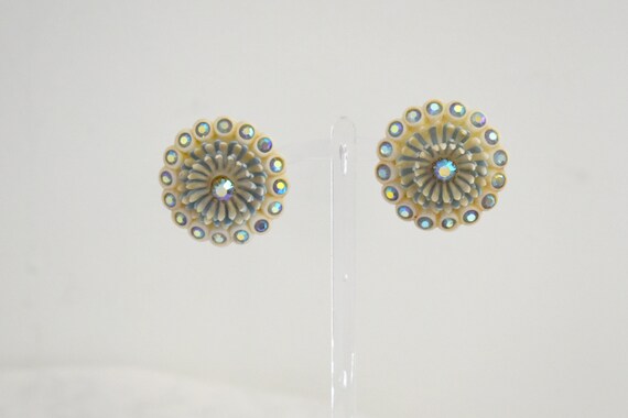 1940s German Plastic and Rhinestone Clip Earrings - image 3