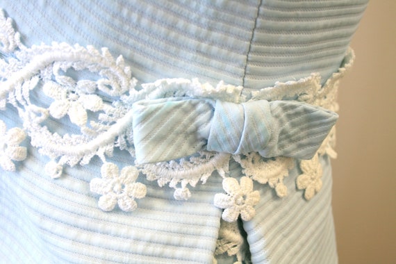1960s Pale Blue Ribbed Dress with Lace - image 6