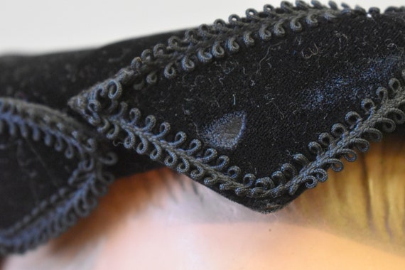 1950s Montaldos Black Velvet Hat with Gimp Trim - image 6