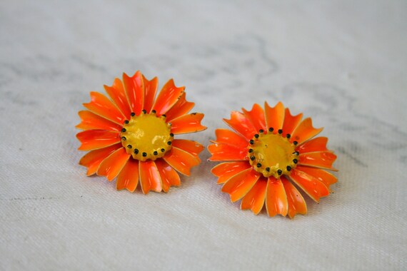 1960s Orange Daisy Clip Earrings