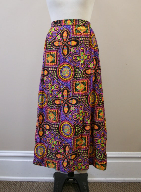 1960s Black and Neon Printed Maxi Skirt - image 3