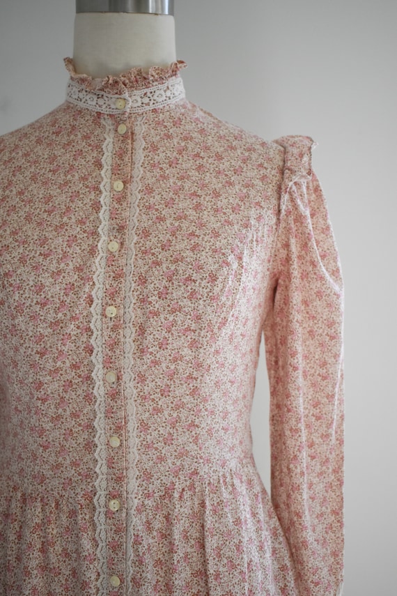 1970s Pink Floral Gunne Sax Midi Dress - image 2