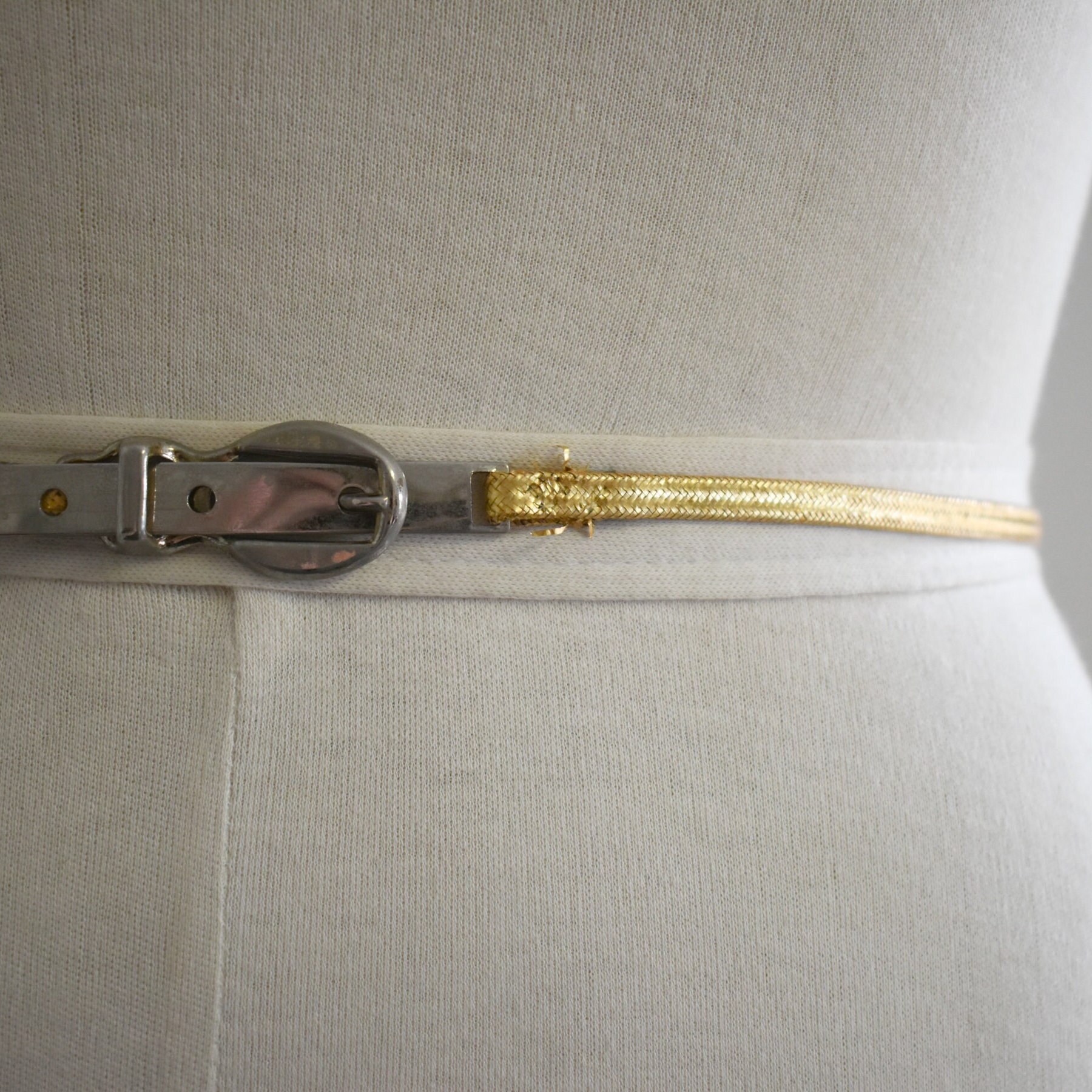 VINTAGE Apple Bottoms belt and buckle. Gold colored with rhinestones. Sz XL Apple Belt Buckle Gold Tone Large, Vintage Costume Jewelry  main image 2