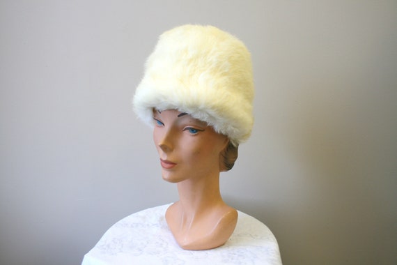 1960s White Rabbit Fur Hat - Gem display picture 2