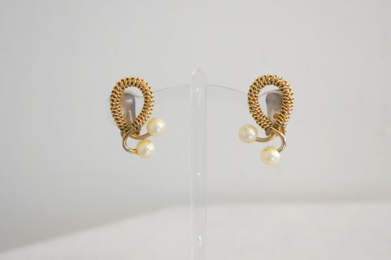 1960s Marvella Faux Pearl Twist Clip Earrings - image 4