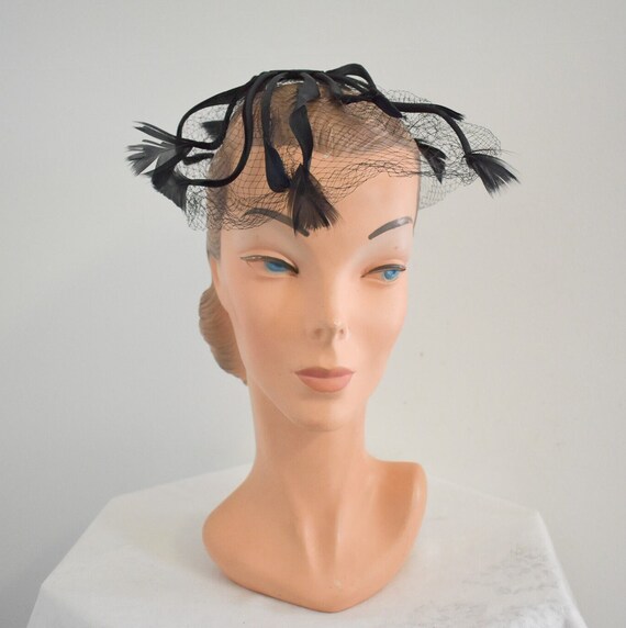 1950s/60s Black Feather and Satin Whimsy Hat - image 1