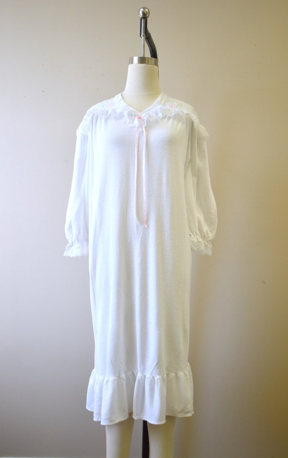 1980s White Sweatshirt Night Gown with Lace and R… - image 3