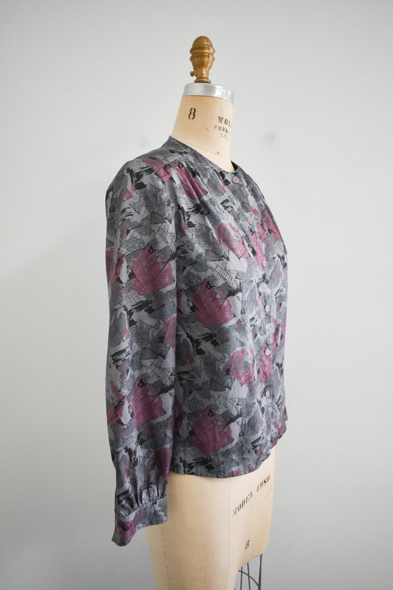 1980s Gray Abstract Blouse - image 6