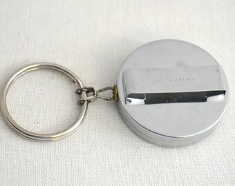 1980s Silver Metal Key Ring on a Retractable Chain with Clip