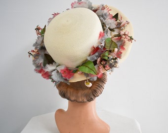 1940s Cream Straw Hat with Millinery Flowers