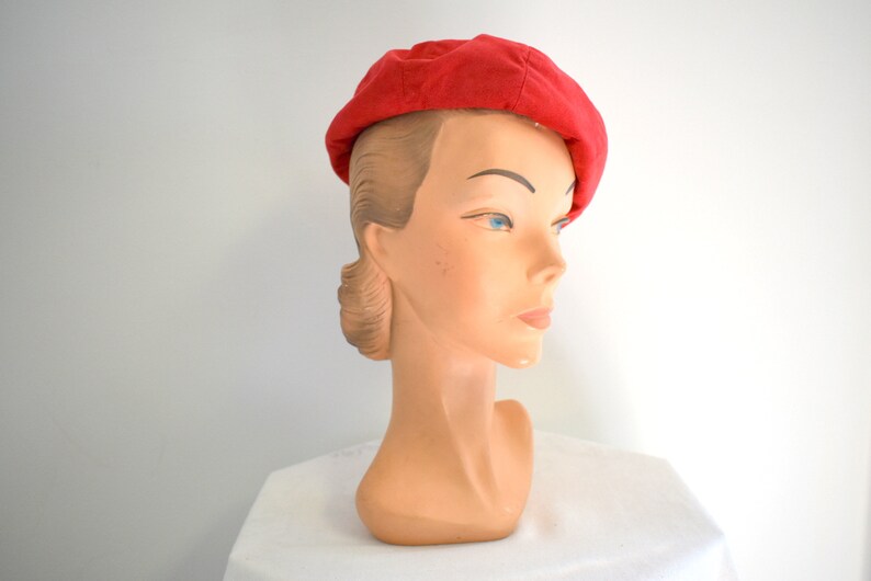 1960s Red Suede Beret Style Hat image 2