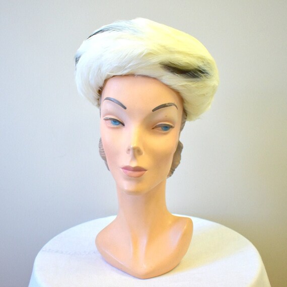 60’s Black Feather Hat main image 0