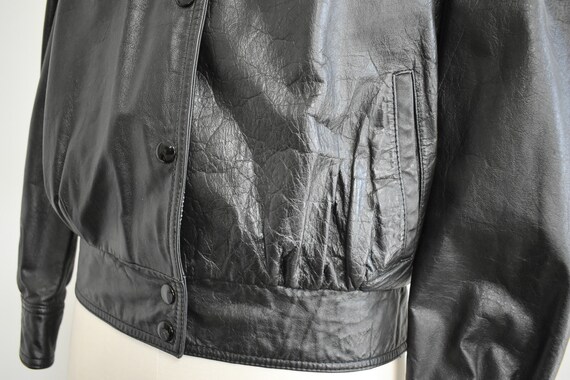 1980s Cropped Black Leather Jacket - image 9