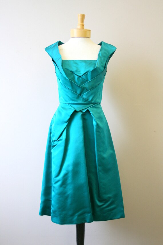 1950s Emerald Green Satin Cocktail Dress - image 3