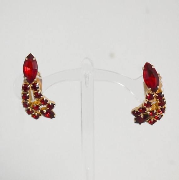 1950s Red Rhinestone Clip Earrings