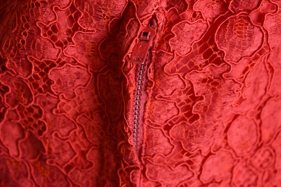 1950s Red Lace Dress - image 6