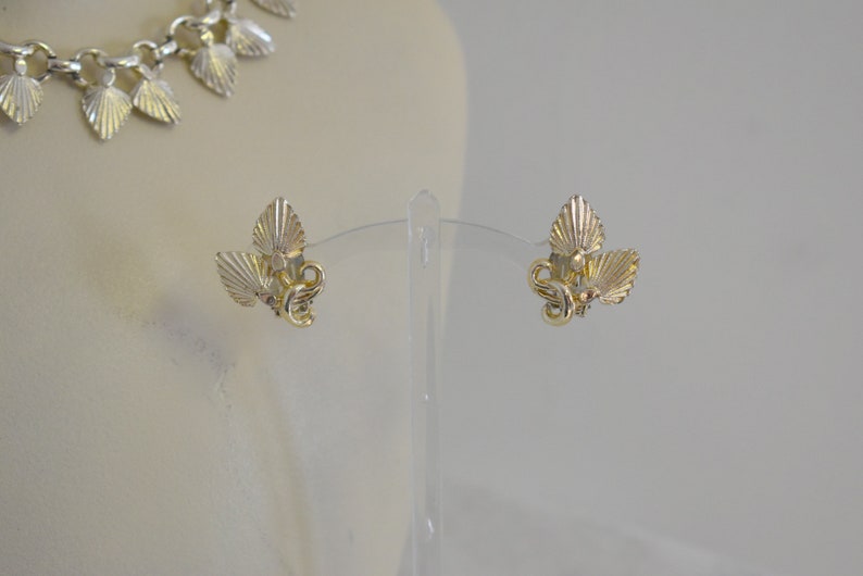 Vintage Paris Gold Fan Necklace and Clip Earrings image 9