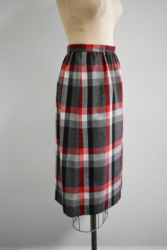 1980s Red, Black, and White Plaid Skirt - image 5