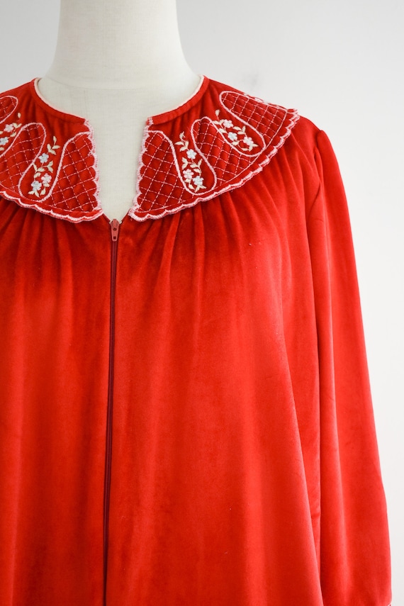 1980s Red Velour Housecoat - image 2