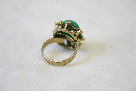 1960s Green Glass Cabochon Ring, Size 7 1/4 - image 3