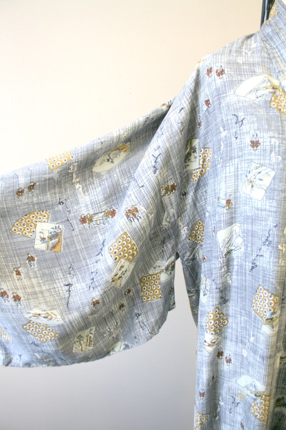 1940s/50s Gray Landscape Print Rayon Kimono - image 2