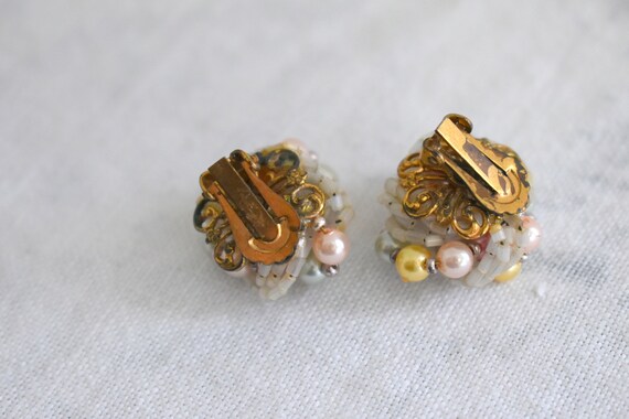 1950s Pastel Faux Pearls and Beads Cluster Clip E… - image 3