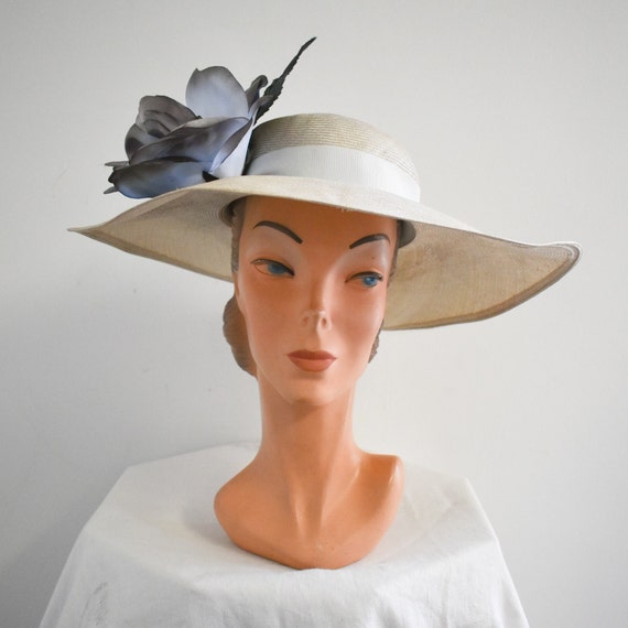 Vintage Silver Gray Wide Brim Straw Hat with Flow… - image 1