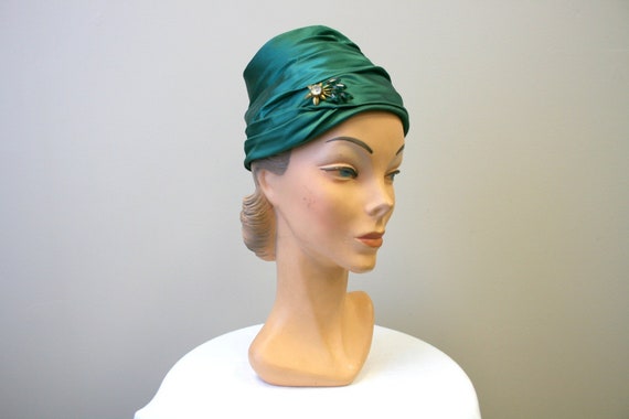 1940s Green Satin Turban Hat