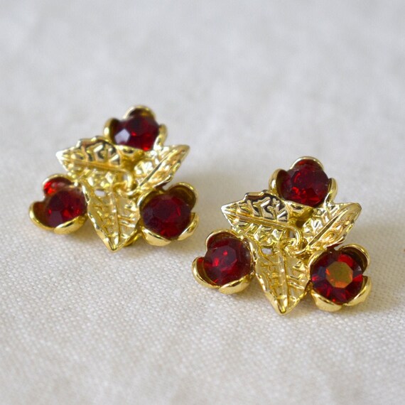 1960s Red Rhinestone Clip Earrings - image 1