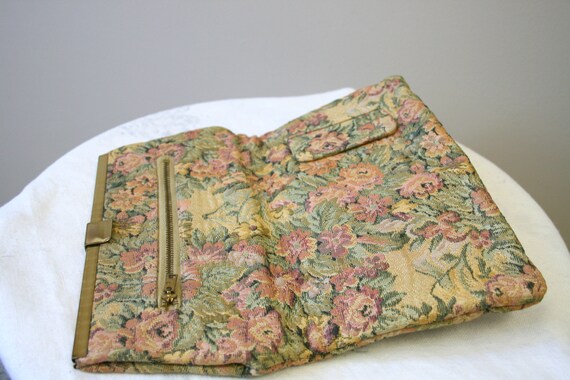 1960s Floral Tapestry Folded Clutch - image 3