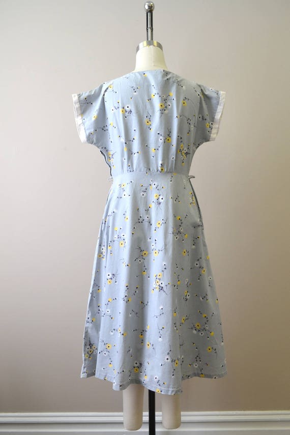 1950s Gray Daisy Cotton Dress - image 4