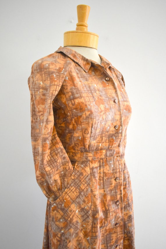 1940s Brown Printed Cotton Shirtwaist Dress - image 4