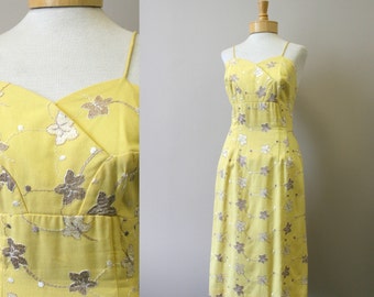 1950s Embroided Yellow Linen Wiggle Dress