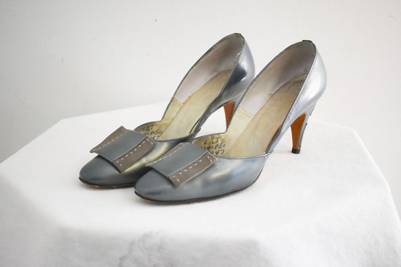 1950s Tura Gino Pewter Leather and Suede Heels, S… - image 2