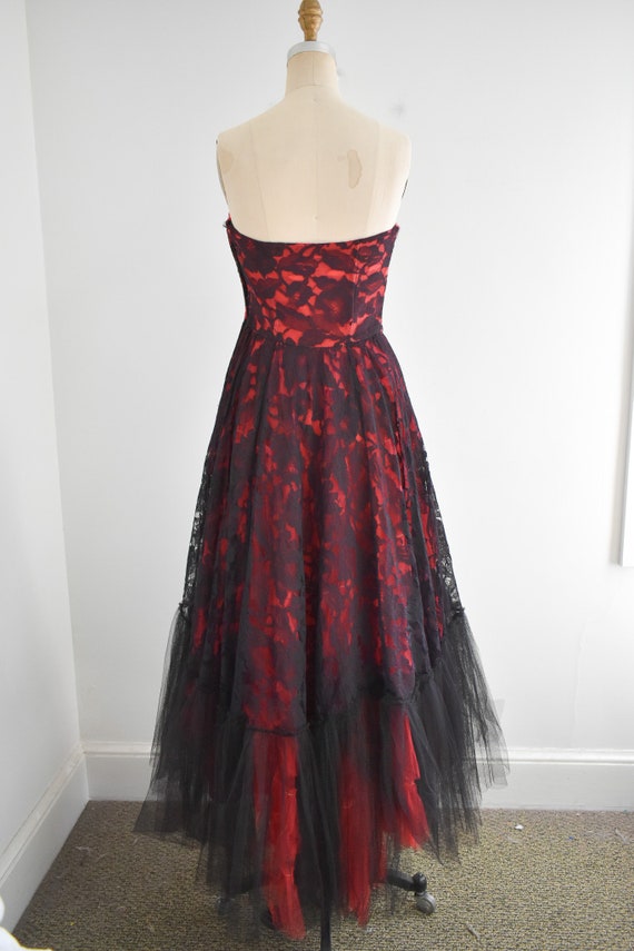 1950s Black Lace and Tulle Dress with Red Lining - image 5