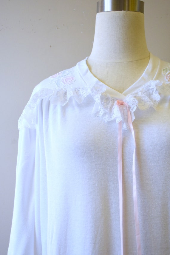 1980s White Sweatshirt Night Gown with Lace and R… - image 2