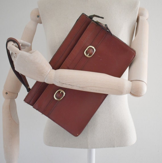 1970s Red-Brown Leather Clutch Purse