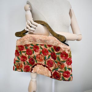 Bolso guatemalteco vintage con asa de madera y patchwork