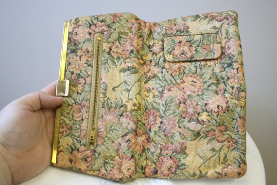 1960s Floral Tapestry Folded Clutch - image 4