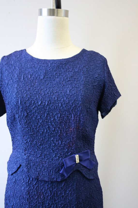 1950s/60s Franklin Simon Blue Crinkled Wiggle Dre… - image 2