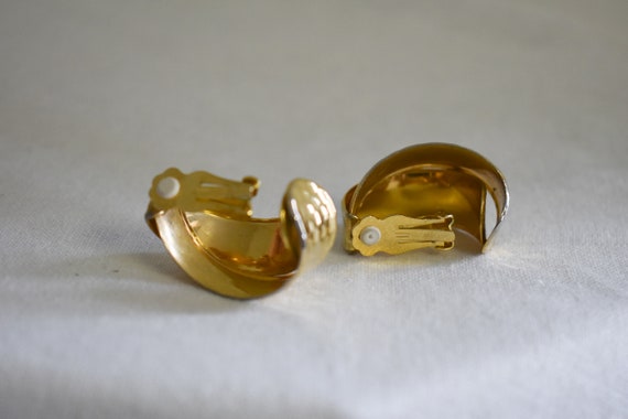 1980s/90s Norma Jean Gold Hoop Clip Earrings - image 5