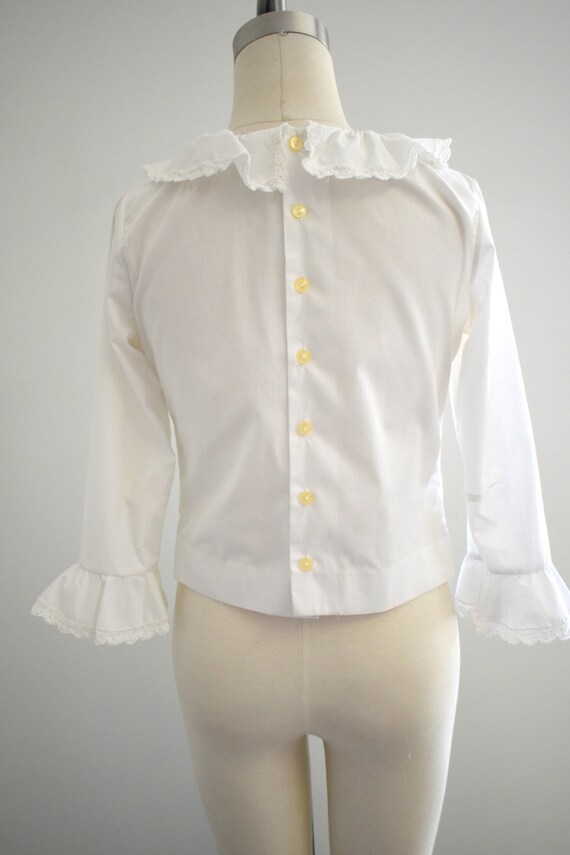 1960s Judy Bond White Ruffled Collar Blouse - image 5