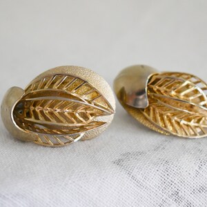 1960s Gold Leaf Clip Earrings image 3