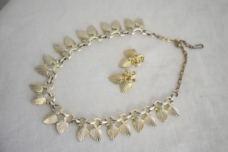 Vintage Paris Gold Fan Necklace and Clip Earrings image 2
