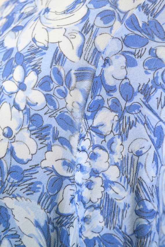 1940s Blue Floral Jersey Dress - image 6