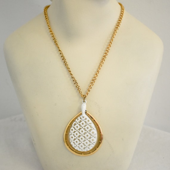 1960s/70s White and Gold Pendant and Chain Neckla… - image 1
