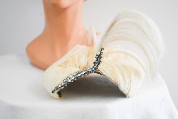 1940s/50s Cream Feather Hat with Plume - image 5