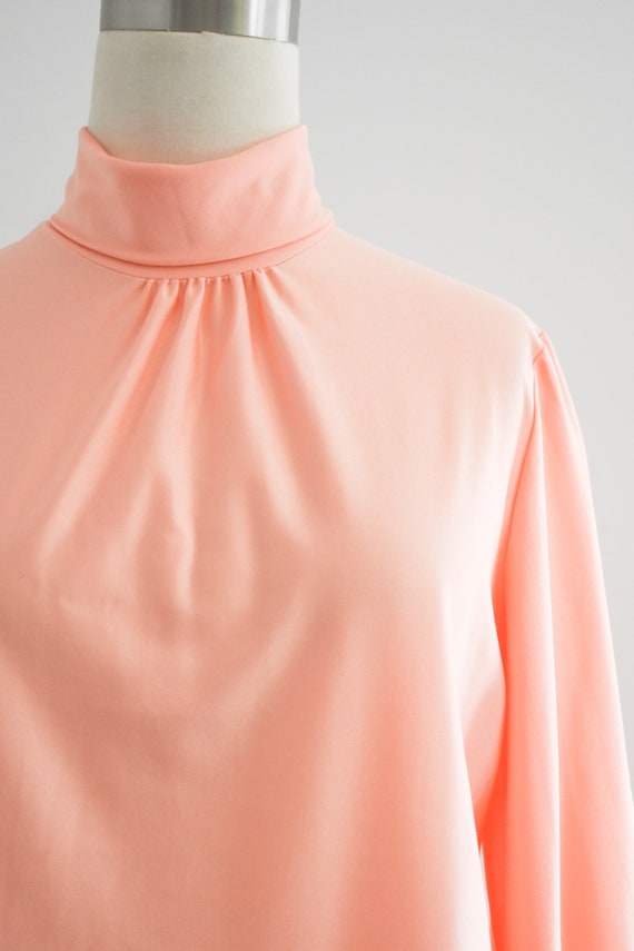 1970s Ship'n Shore Shiny Peach Knit Turtleneck - image 3