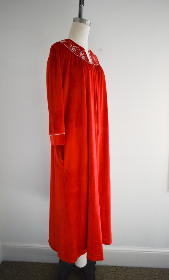 1980s Red Velour Housecoat - image 4